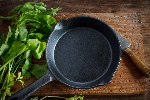 Natural ways to increase iron intake: cook with cast iron
