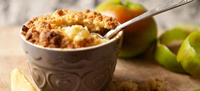 Spiced Greek Yogurt Apple Crumble